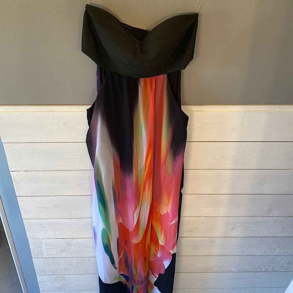 Maxi dress with a pop of neon